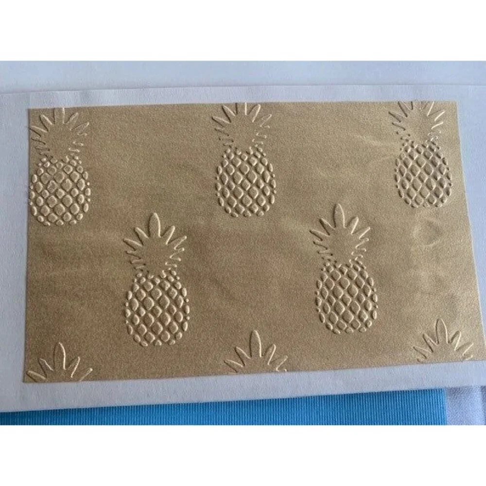Anna Griffin Pretty Pineapple Embossing Folder 5x7